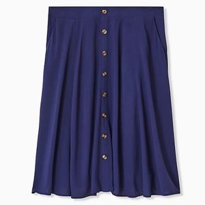 Torrid NAVY CHALLIS BUTTON MIDI SKIRT